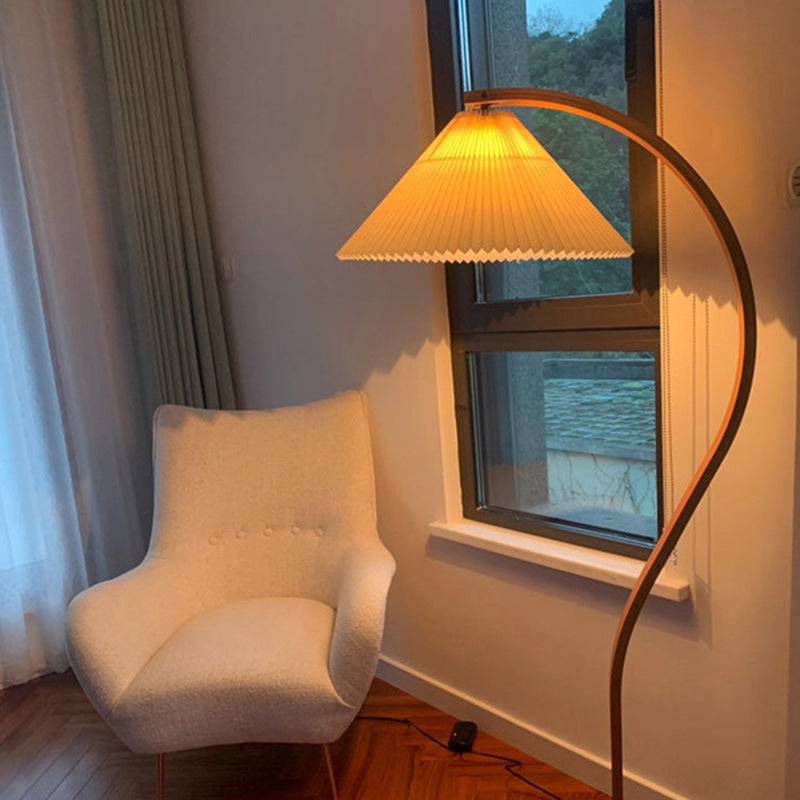 Minimalist Floor Lamp with Curved C-Shaped Base
