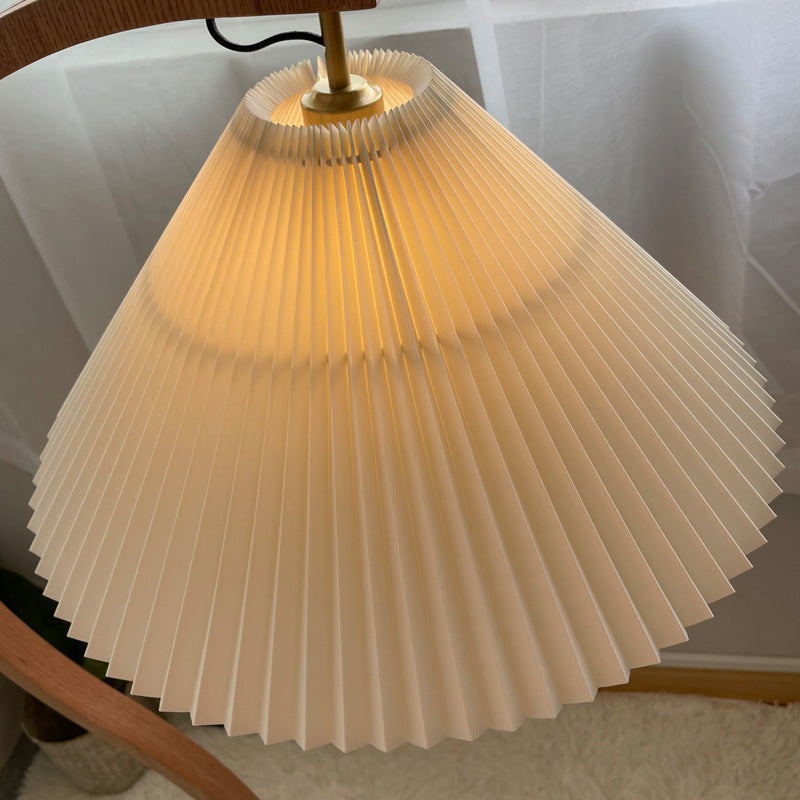 Minimalist Floor Lamp with Curved C-Shaped Base