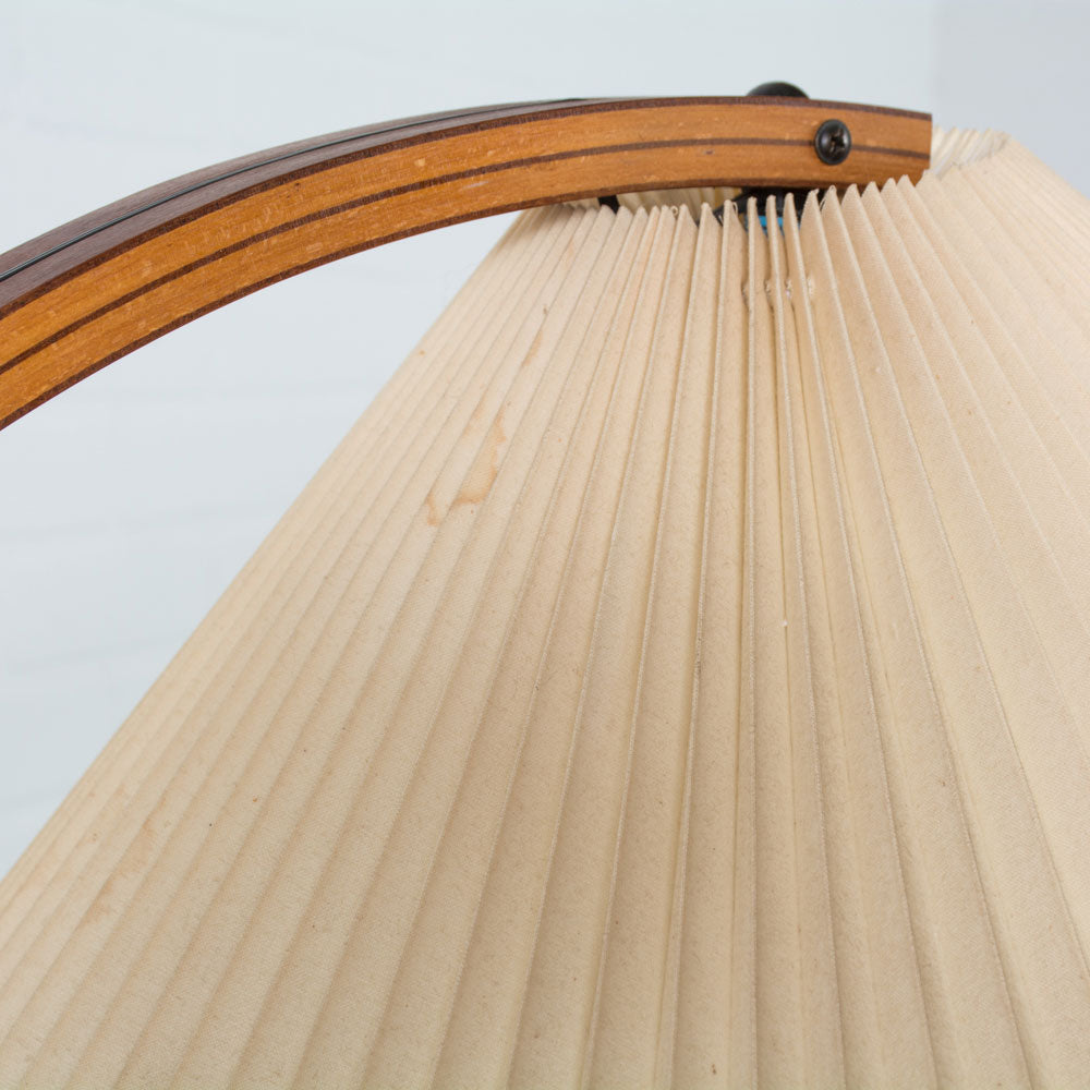 Minimalist Floor Lamp with Curved C-Shaped Base