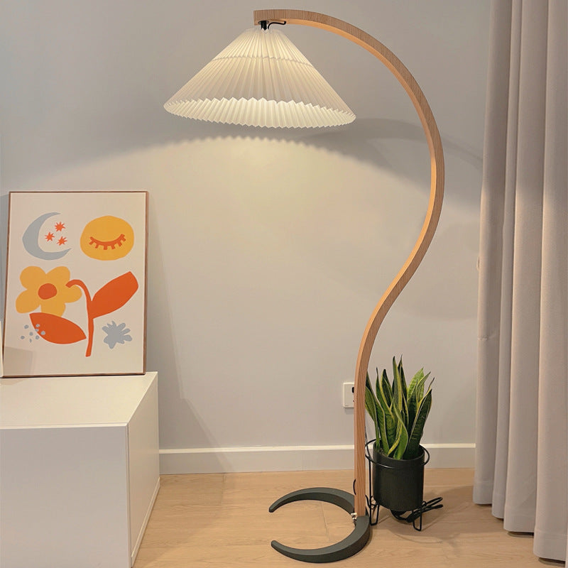 Minimalist Floor Lamp with Curved C-Shaped Base