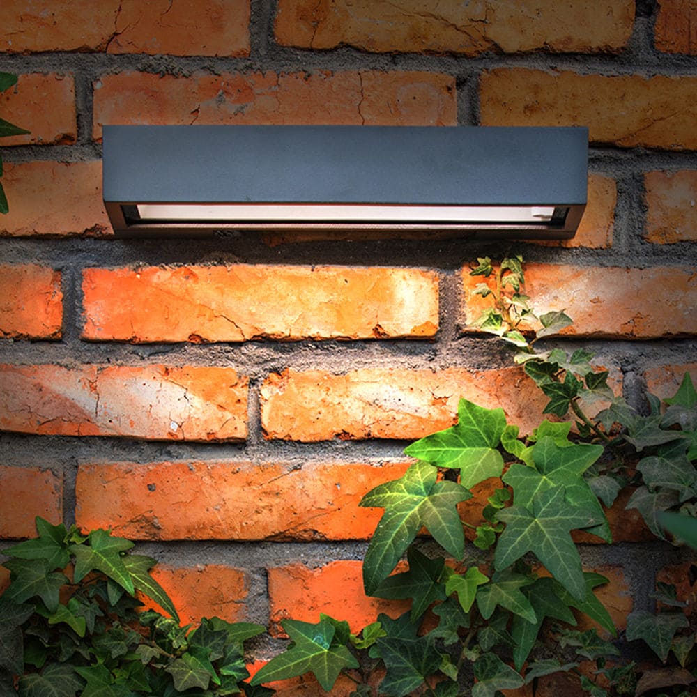 Sleek LED Outdoor Wall Light – Solar Powered & Waterproof Design