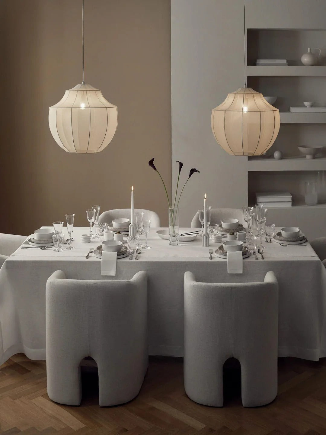 Minimalist Teardrop Pendant Light – Dual Silhouette