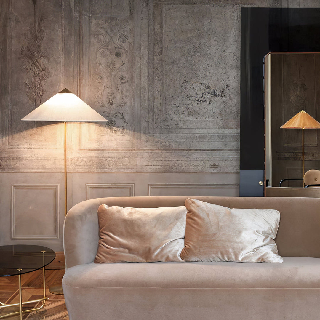 Vintage Chinese Hat Floor Lamp – Ambient Light for Any Room