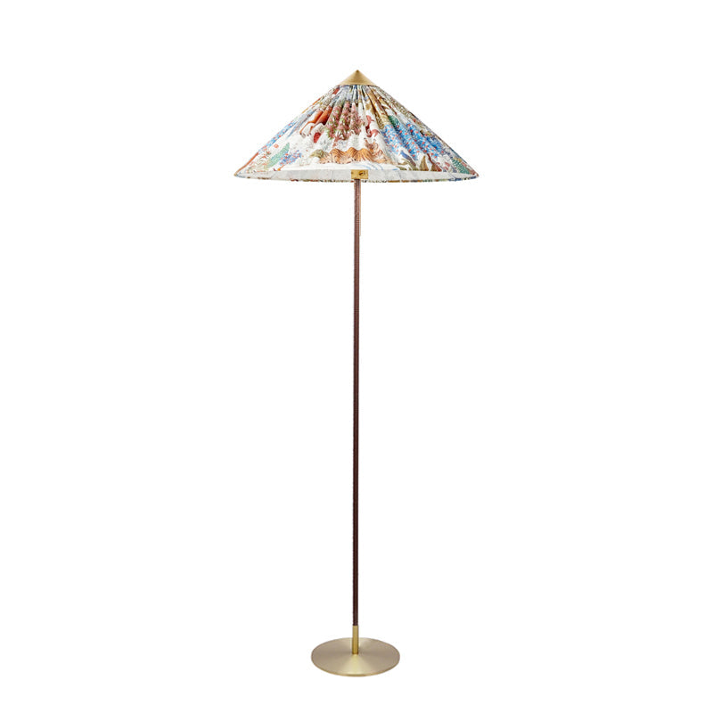 Vintage Chinese Hat Floor Lamp – Ambient Light for Any Room