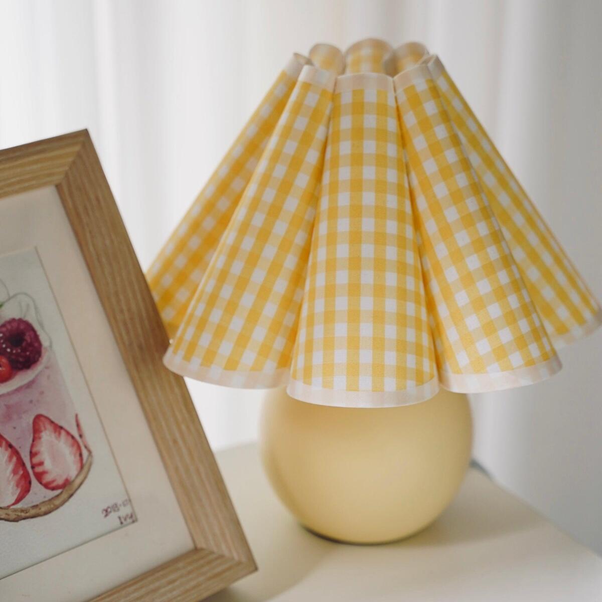Vintage Plaid Table Lamp – Pleated Linen Shade