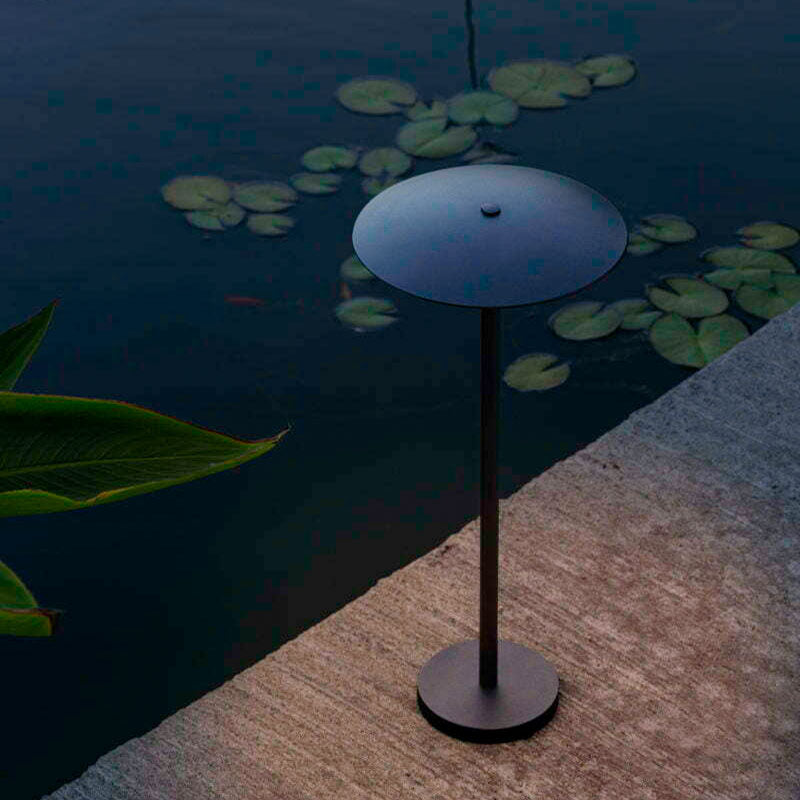 Contemporary Waterproof Metal Outdoor Floor Lamp