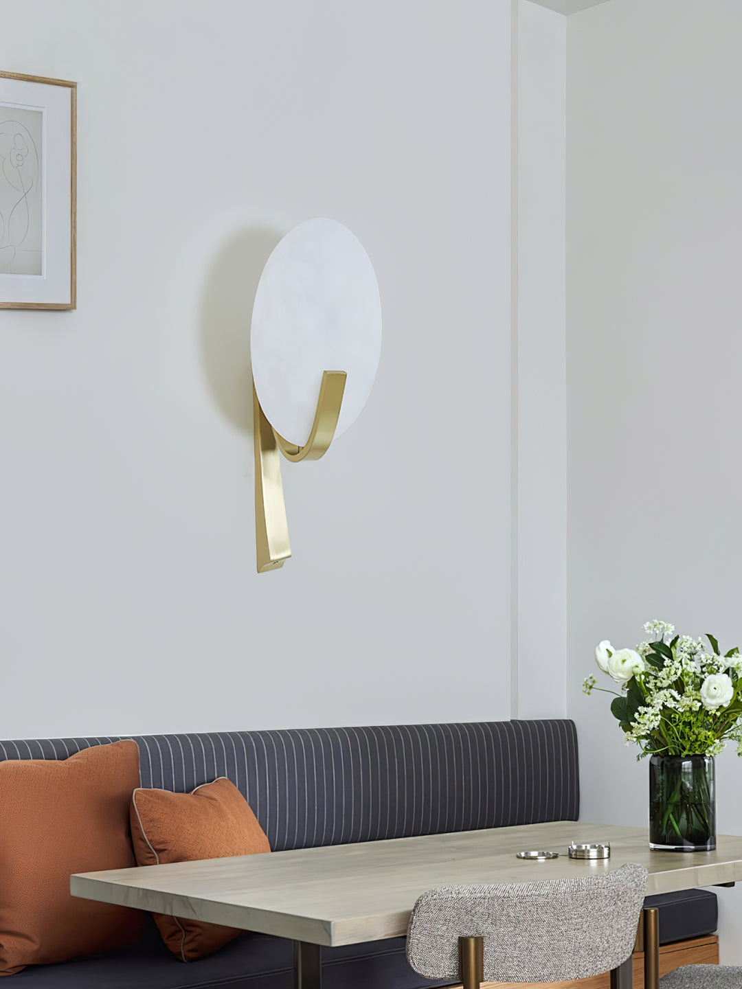 Curved Arc Wall Lamp – Minimal Style Solution