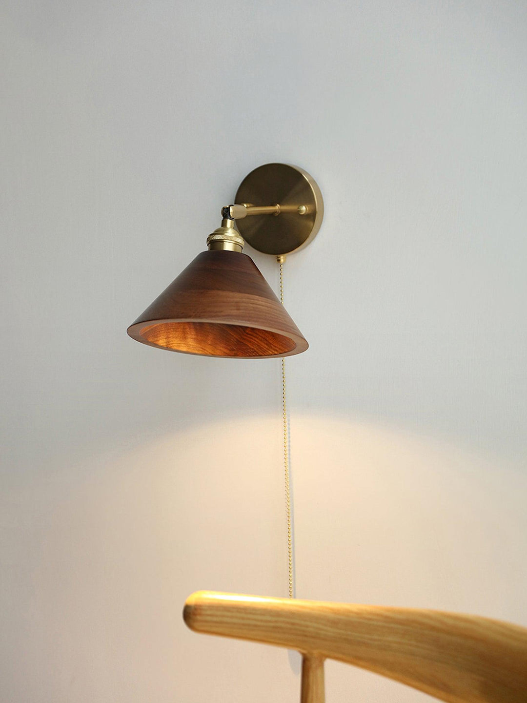 Mid-Century Wall Light – Brass & Walnut Design