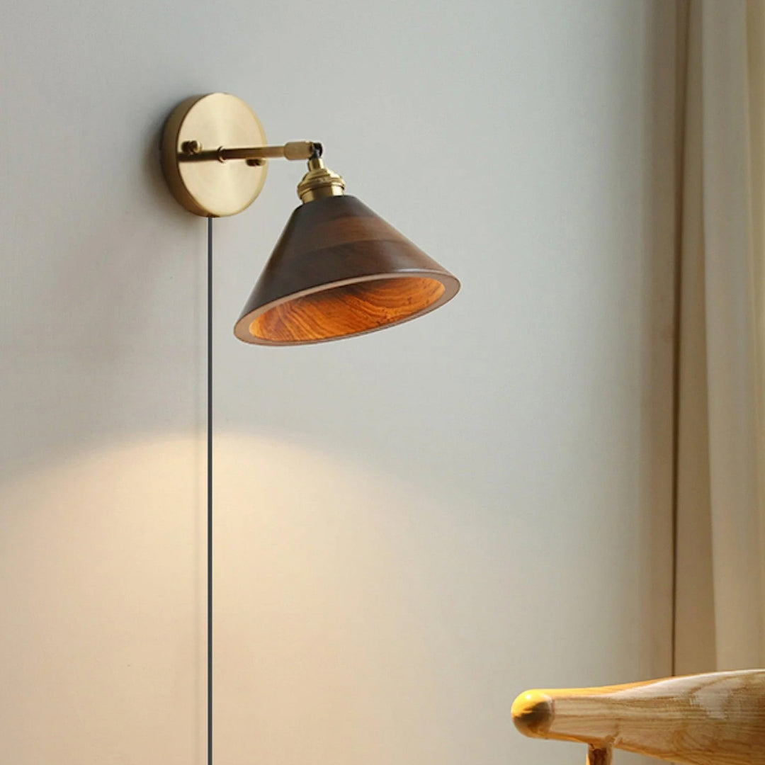 Mid-Century Wall Light – Brass & Walnut Design