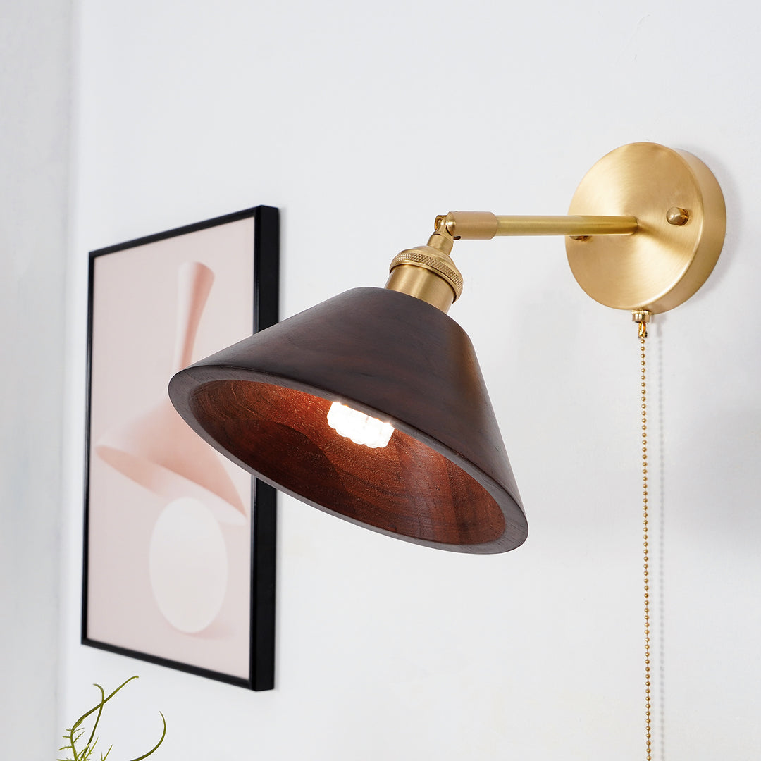 Mid-Century Wall Light – Brass & Walnut Design