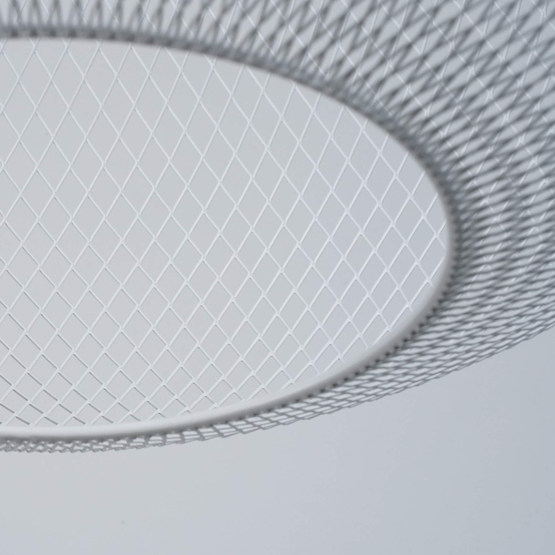 Minimalist Lattice-Designed Oval LED Pendant Light