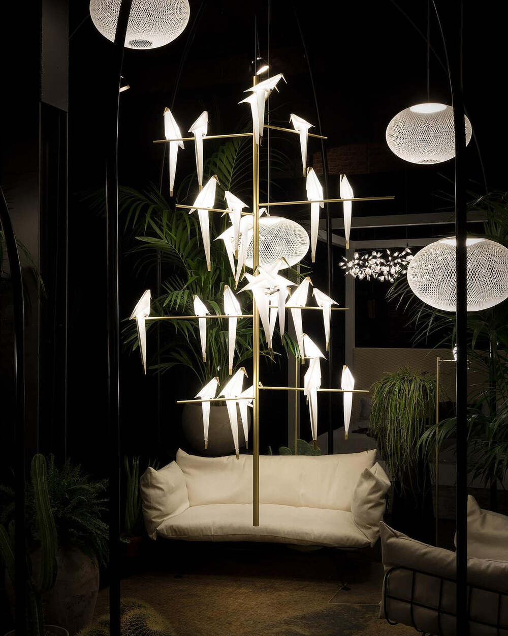 Minimalist Lattice-Designed Oval LED Pendant Light