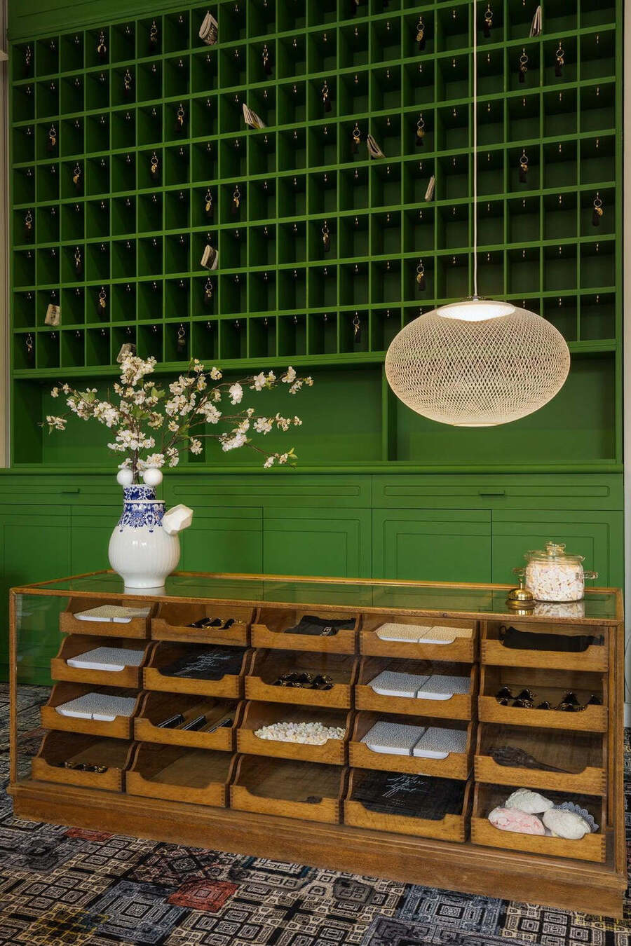 Minimalist Lattice-Designed Oval LED Pendant Light