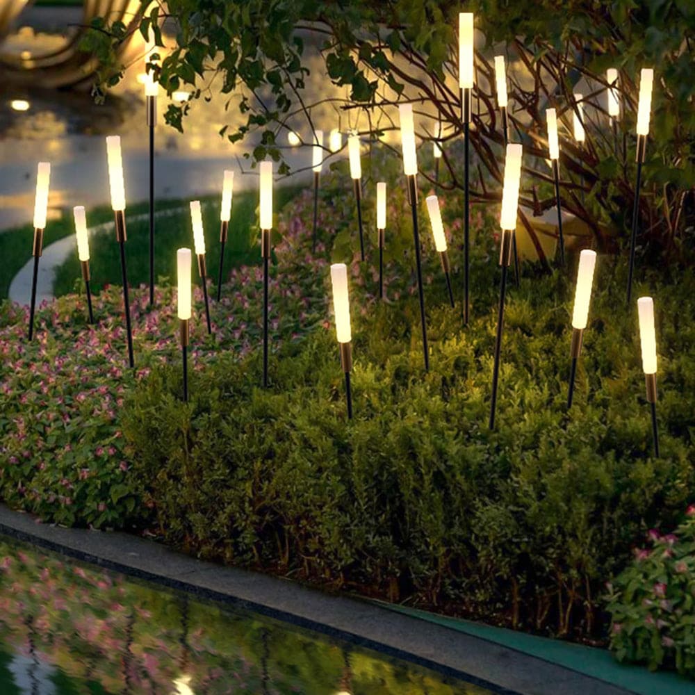 Modern Outdoor Landscape Light – Black/White