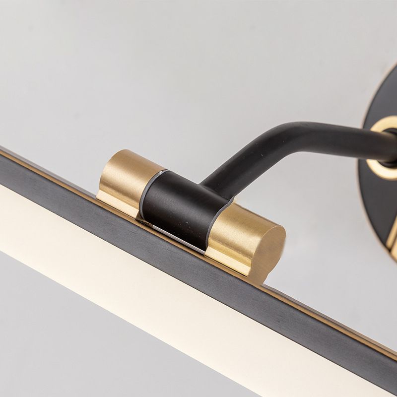 Modern Wall Lamp – Minimalist Black & Brass