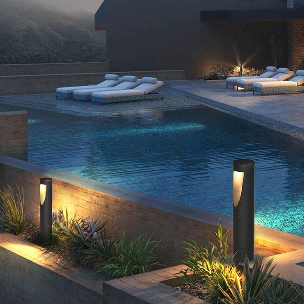 Outdoor Bollard Light – Sleek Fixed Accent