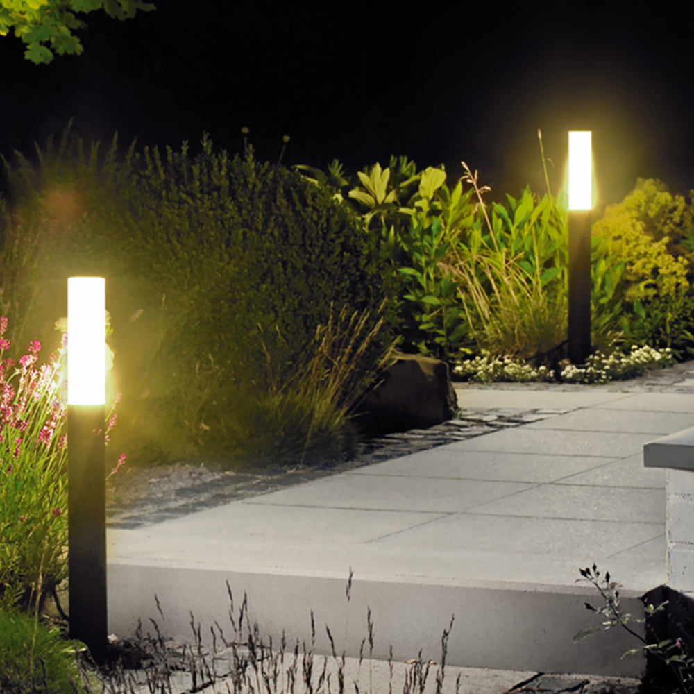Outdoor Bollard Light – Modern Warm Ambiance