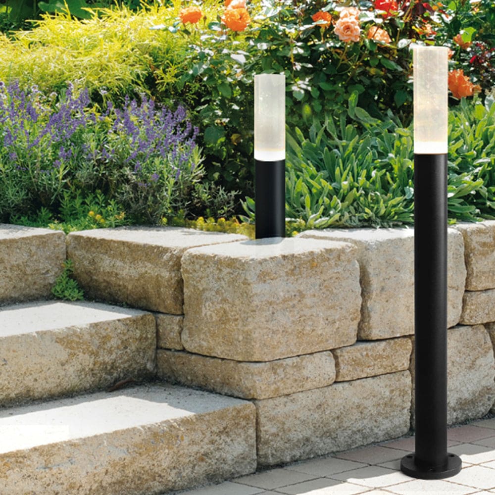 Outdoor Bollard Light – Modern Warm Ambiance