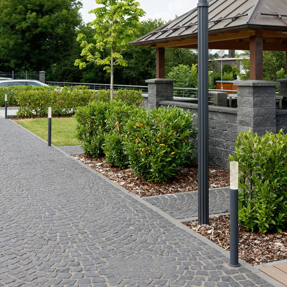 Outdoor Bollard Light – Modern Warm Ambiance
