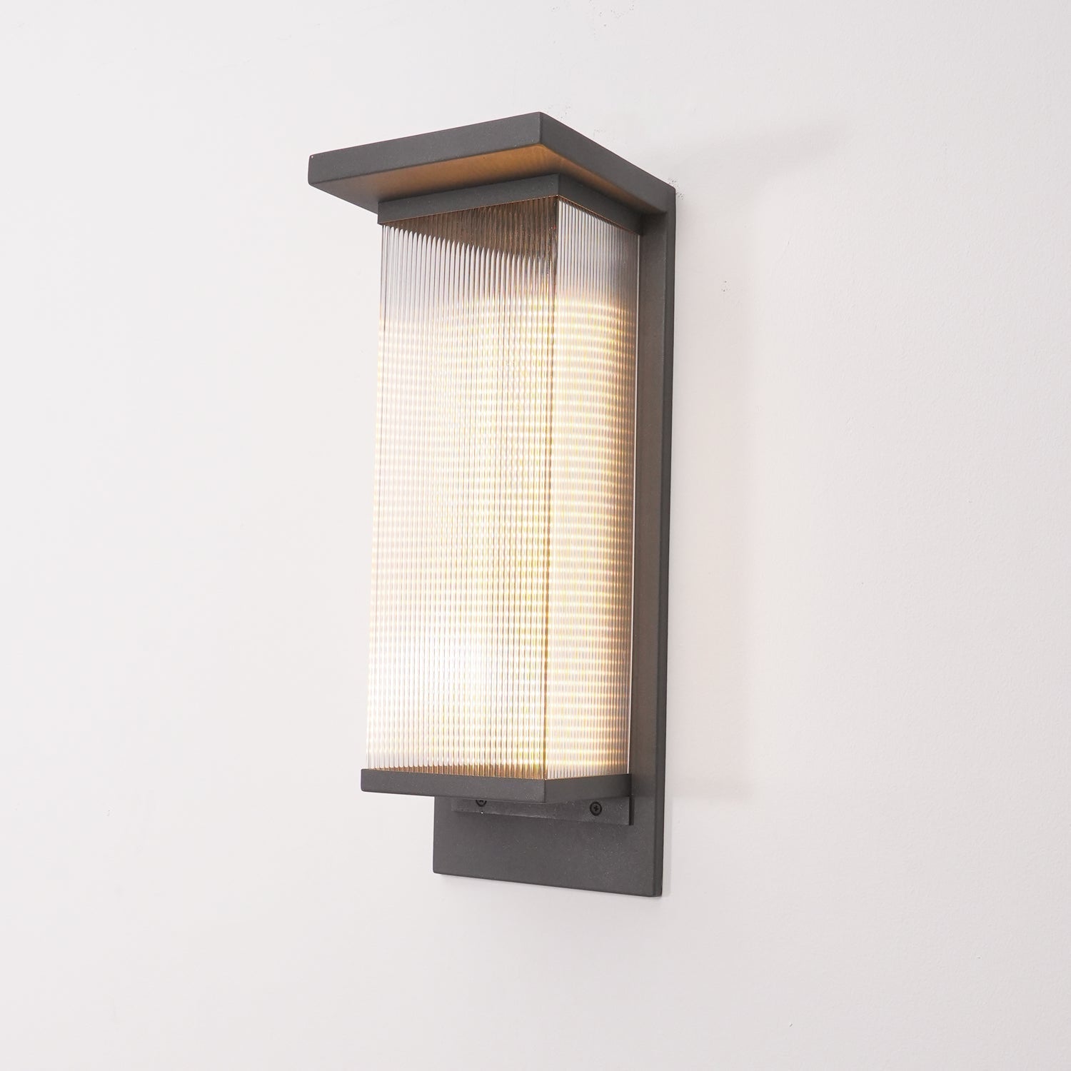 Modern Rectangular Outdoor Wall Lamp with Sleek Waterproof Design