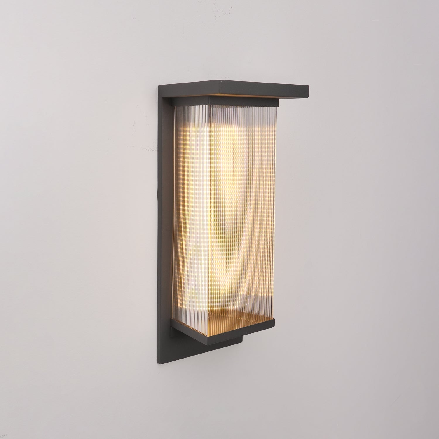 Modern Rectangular Outdoor Wall Lamp with Sleek Waterproof Design