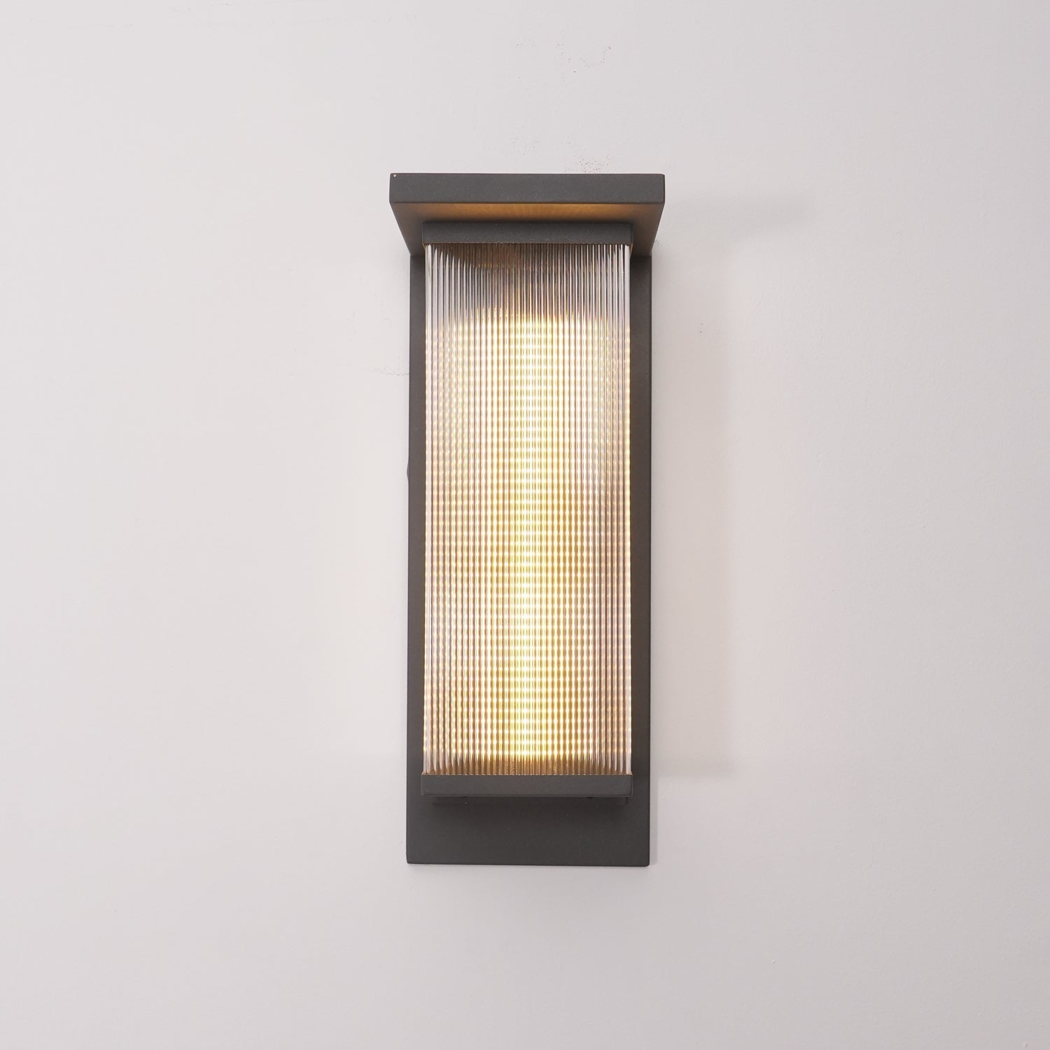 Modern Rectangular Outdoor Wall Lamp with Sleek Waterproof Design