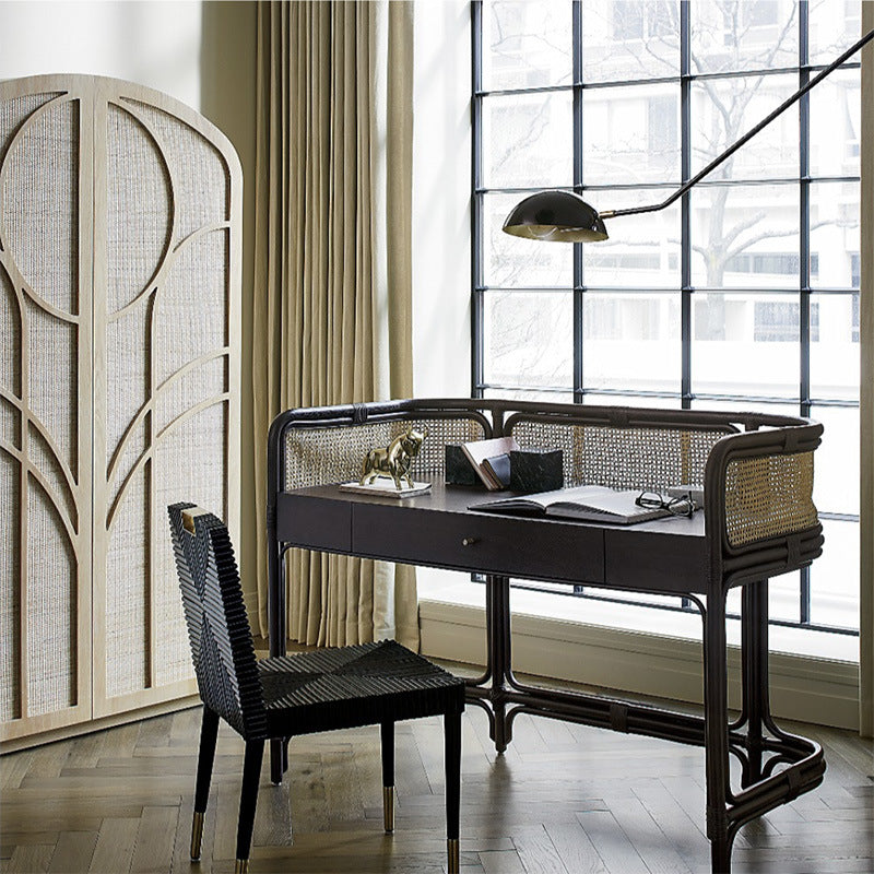 Slim Wall Lamp & Mid-Century Modern Elegance