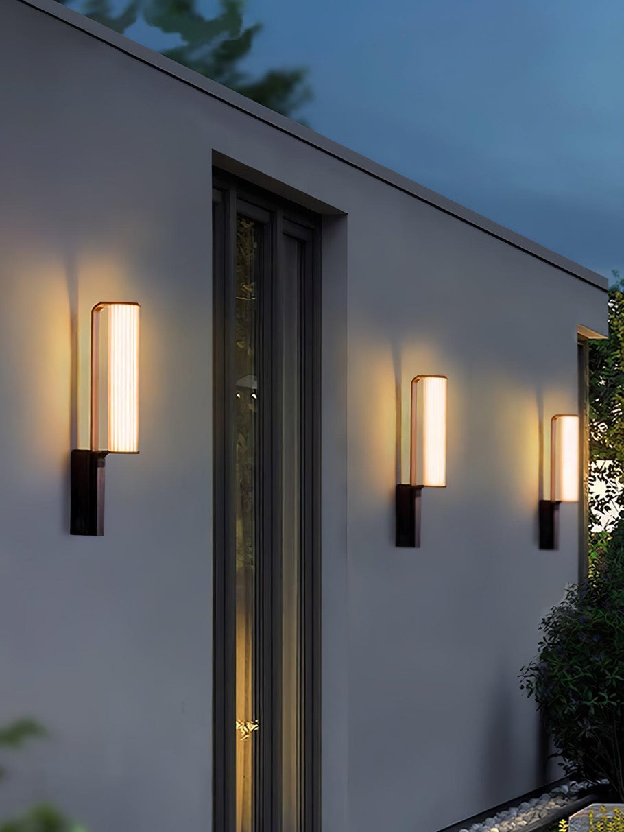 Contemporary Arc Outdoor LED Wall Light – Sleek Waterproof Design