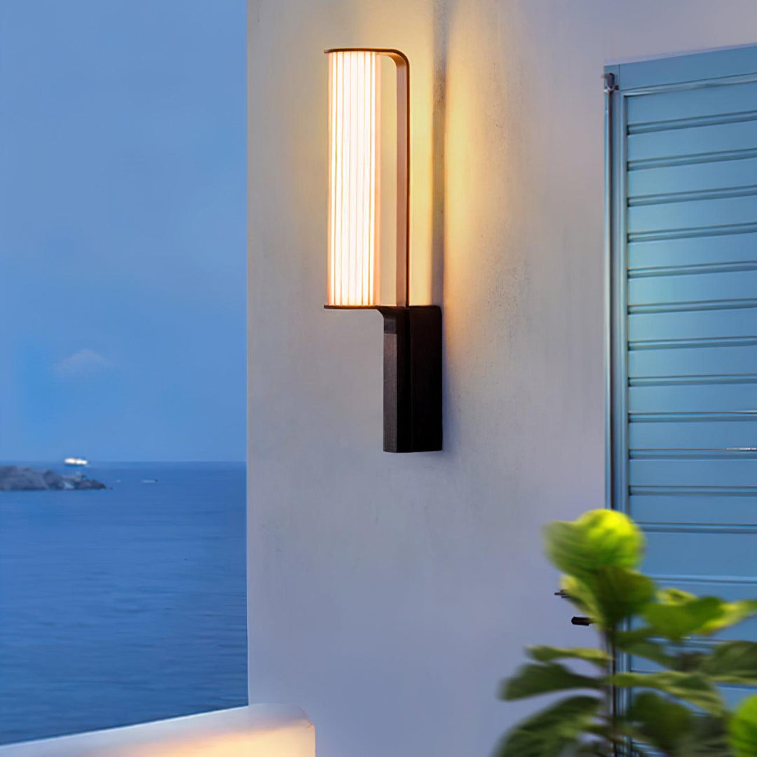 Contemporary Arc Outdoor LED Wall Light – Sleek Waterproof Design