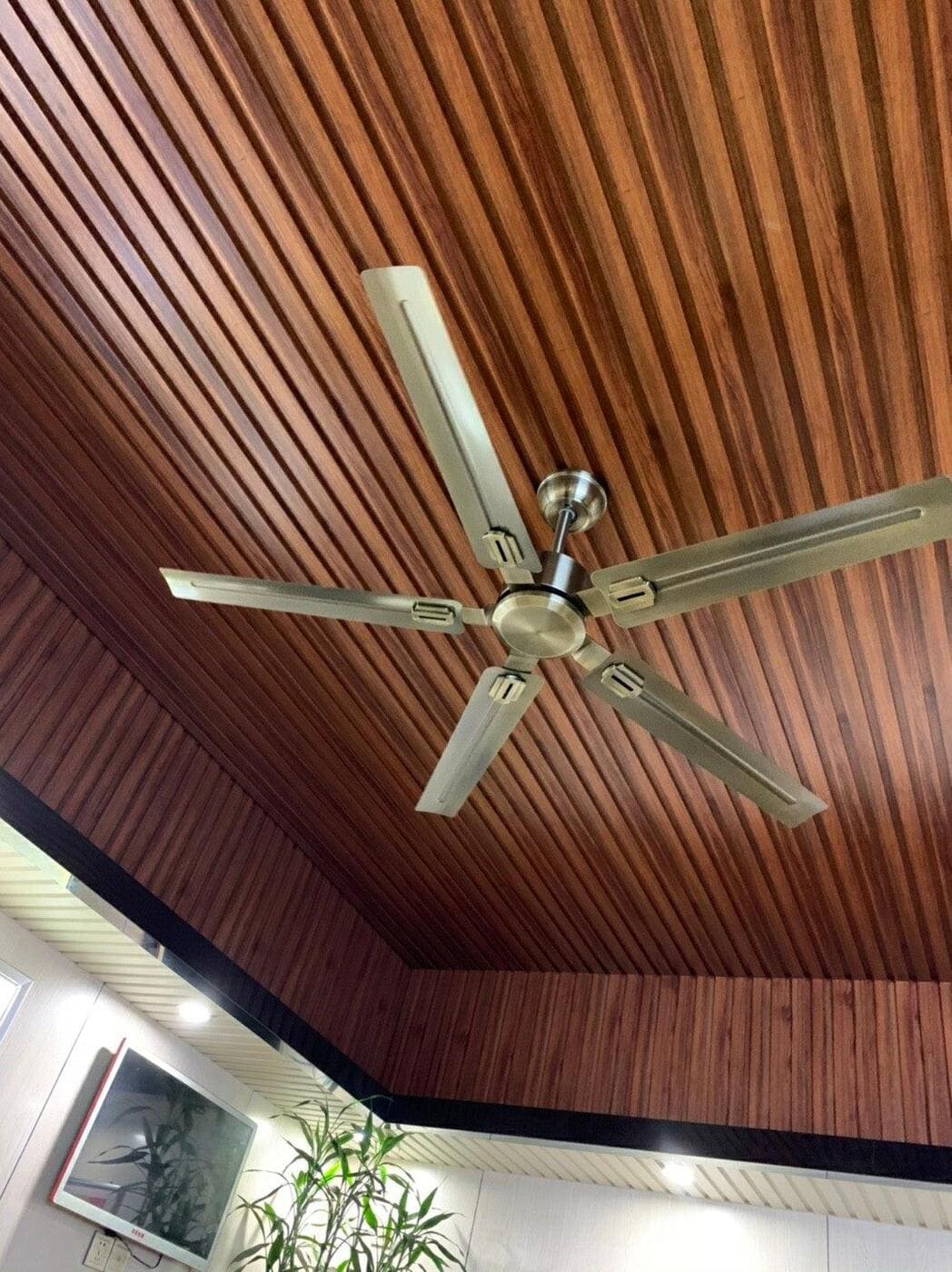 Industrial 5-Blade Ceiling Fan – Durable & Efficient