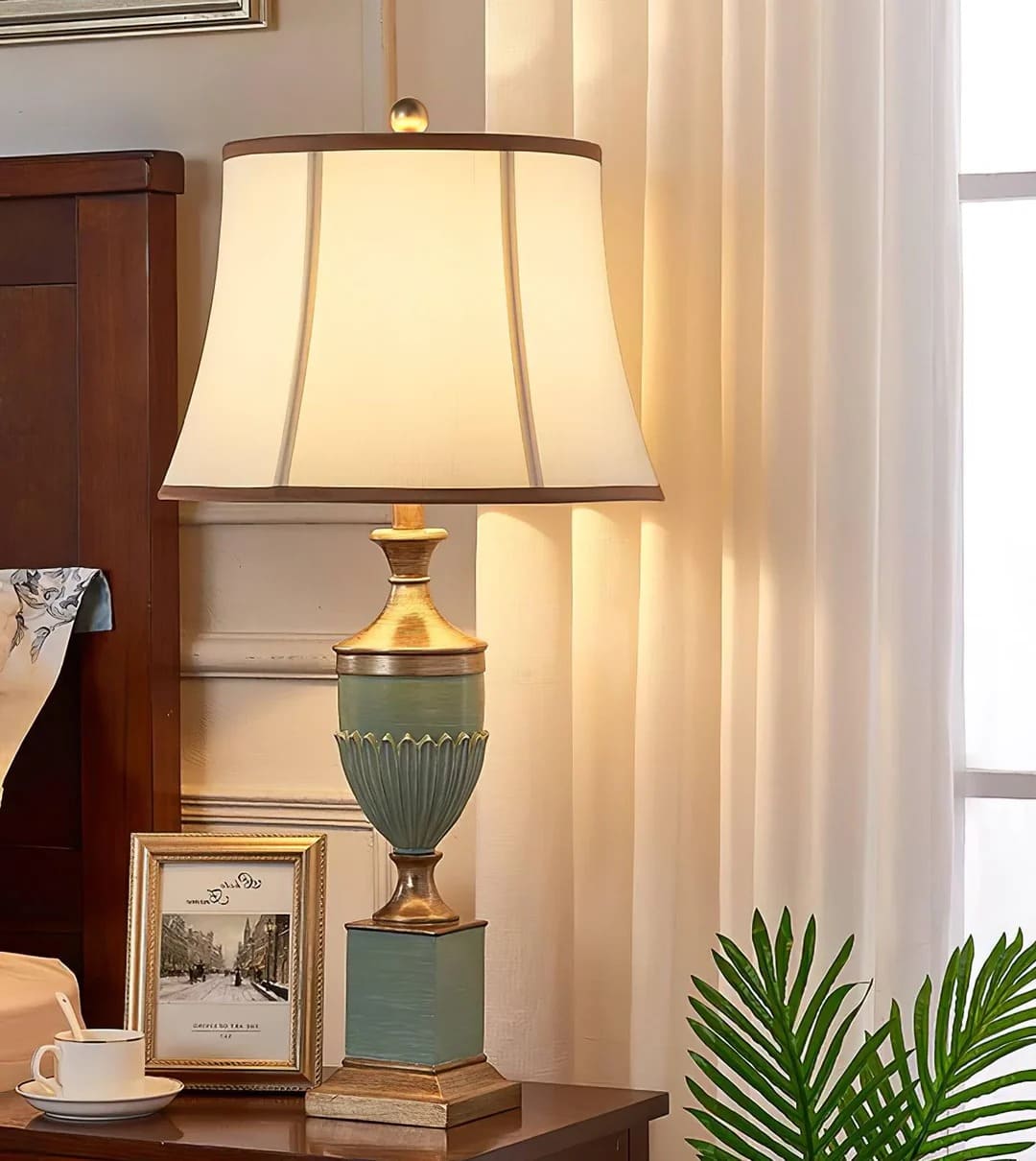 Luxury European Fabric Table Lamp