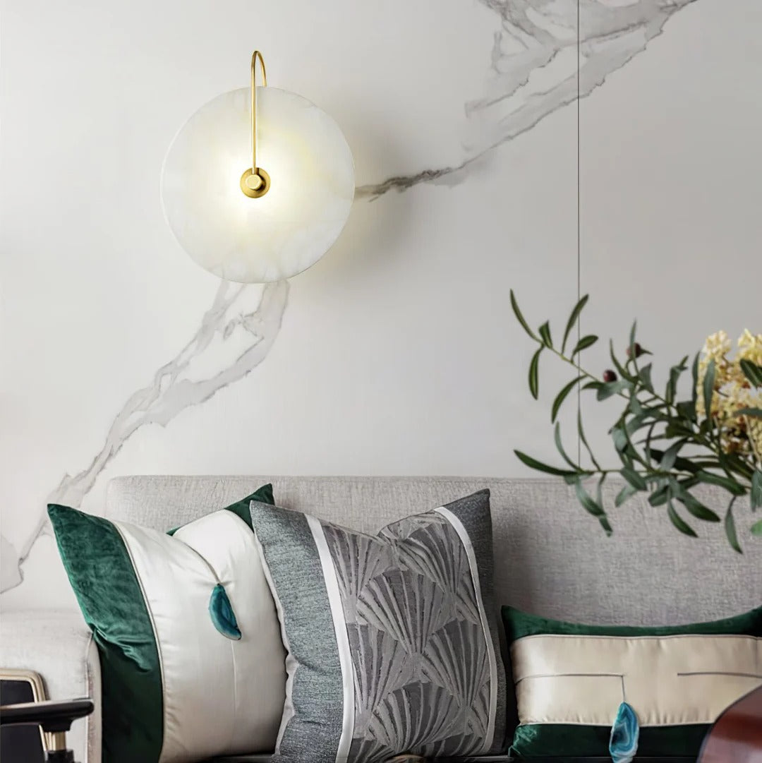 Minimalist LED Wall Sconce featuring Circular Arc