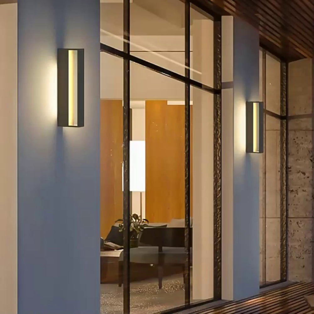 Minimalist Outdoor Wall Sconce – Rectangular, Black or White, Waterproof