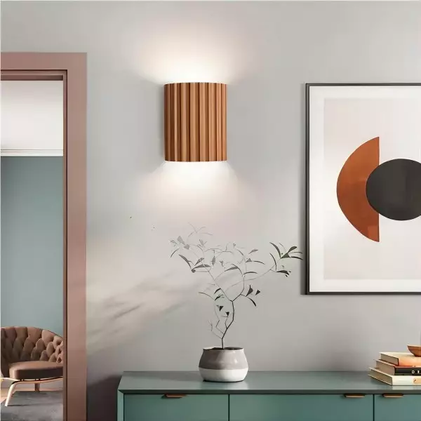 Modern Fluted Wall Sconce – Elegant Resin Material