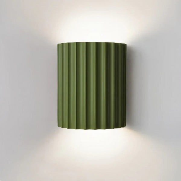 Modern Fluted Wall Sconce – Elegant Resin Material