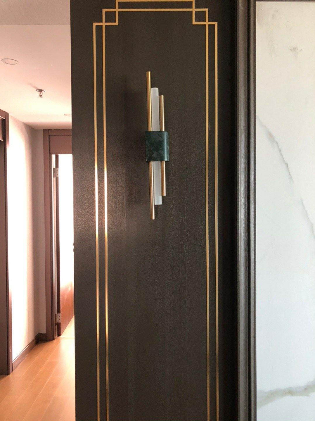 Modern Marble & Brass Wall Light - Minimalist Design