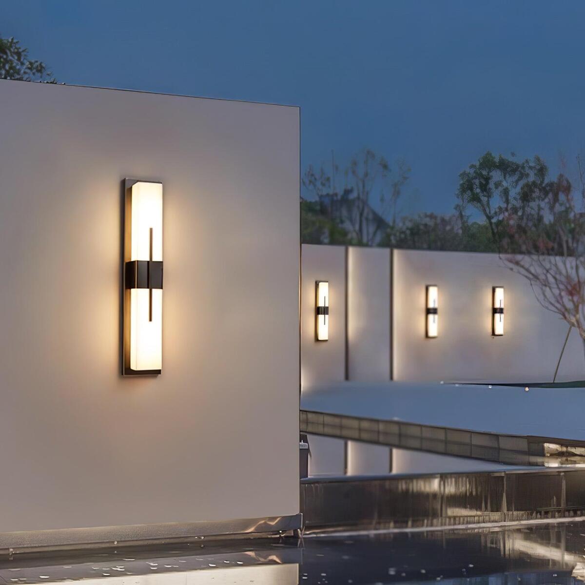 Modern Vertical Outdoor Wall Light – Waterproof LED Sconce, Garden & Porch