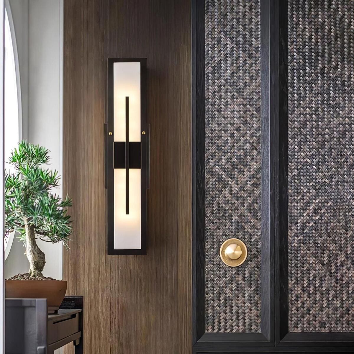 Modern Vertical Outdoor Wall Light – Waterproof LED Sconce, Garden & Porch