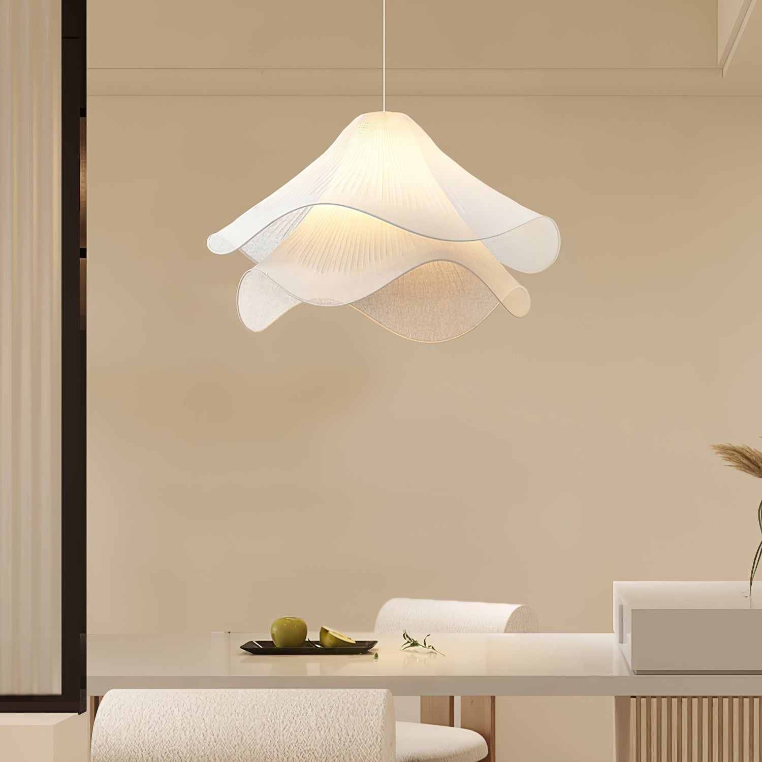 Modern Floral Pendant Light – Blooming Elegance