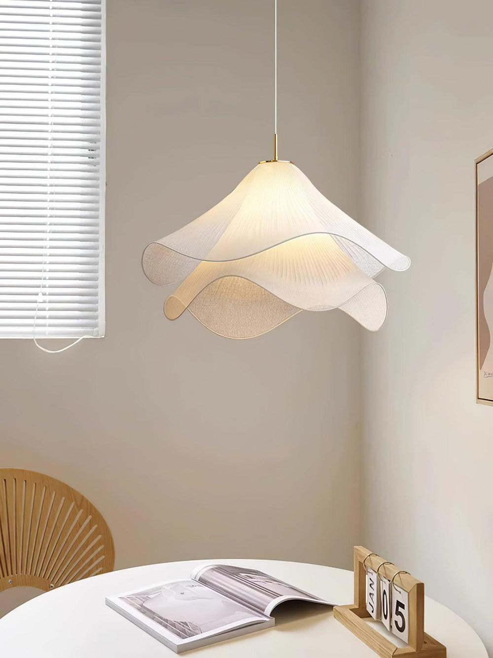 Modern Floral Pendant Light – Blooming Elegance