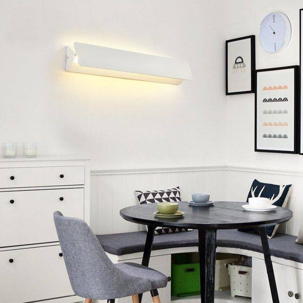 Modern LED Outdoor Wall Light – Black/White, Waterproof, Solar or Hardwired