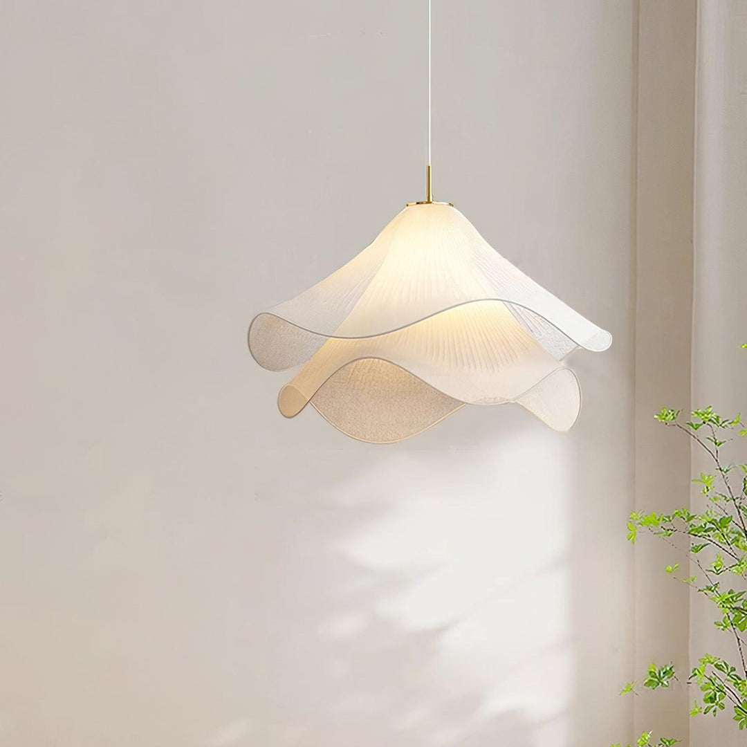Contemporary Pendant Lamp & Effortless Brass Elegance