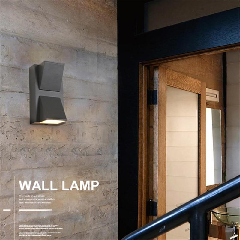 Modern Waterproof Metal LED Outdoor Wall Lamp with Single or Double Heads