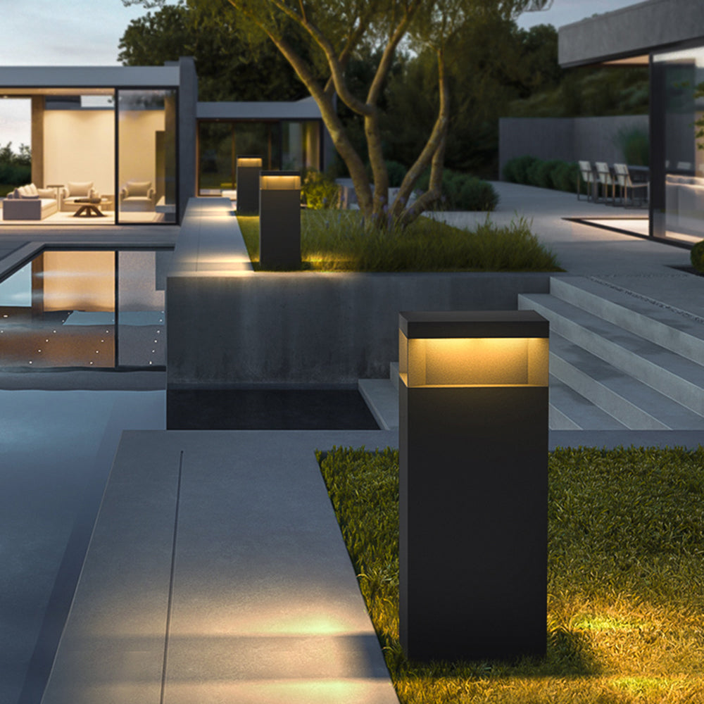 Outdoor Bollard Light – Industrial Warm Glow