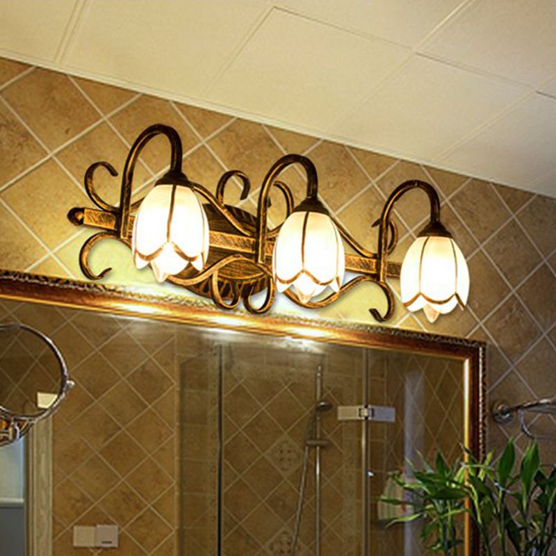 Vintage Wall Lamp & Floral Brass Elegance