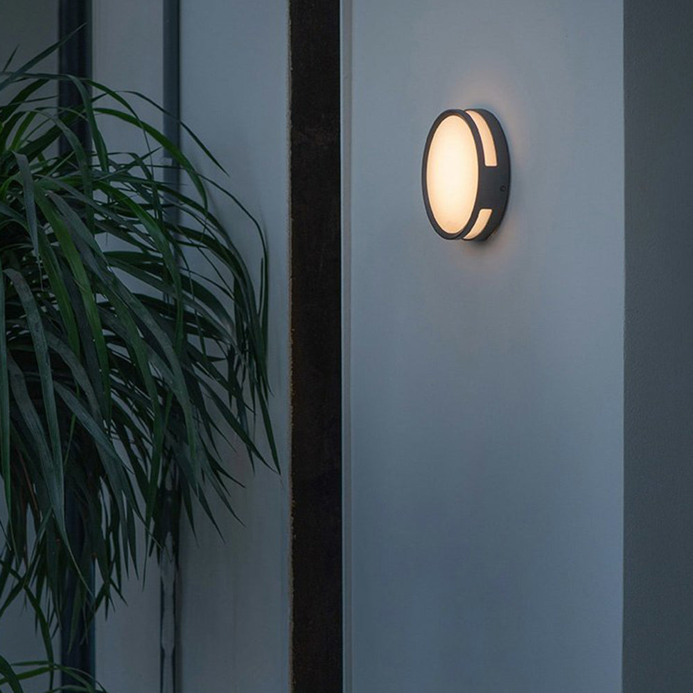 Waterproof Round Black LED Outdoor Wall Lamp – Modern and Minimalist Design